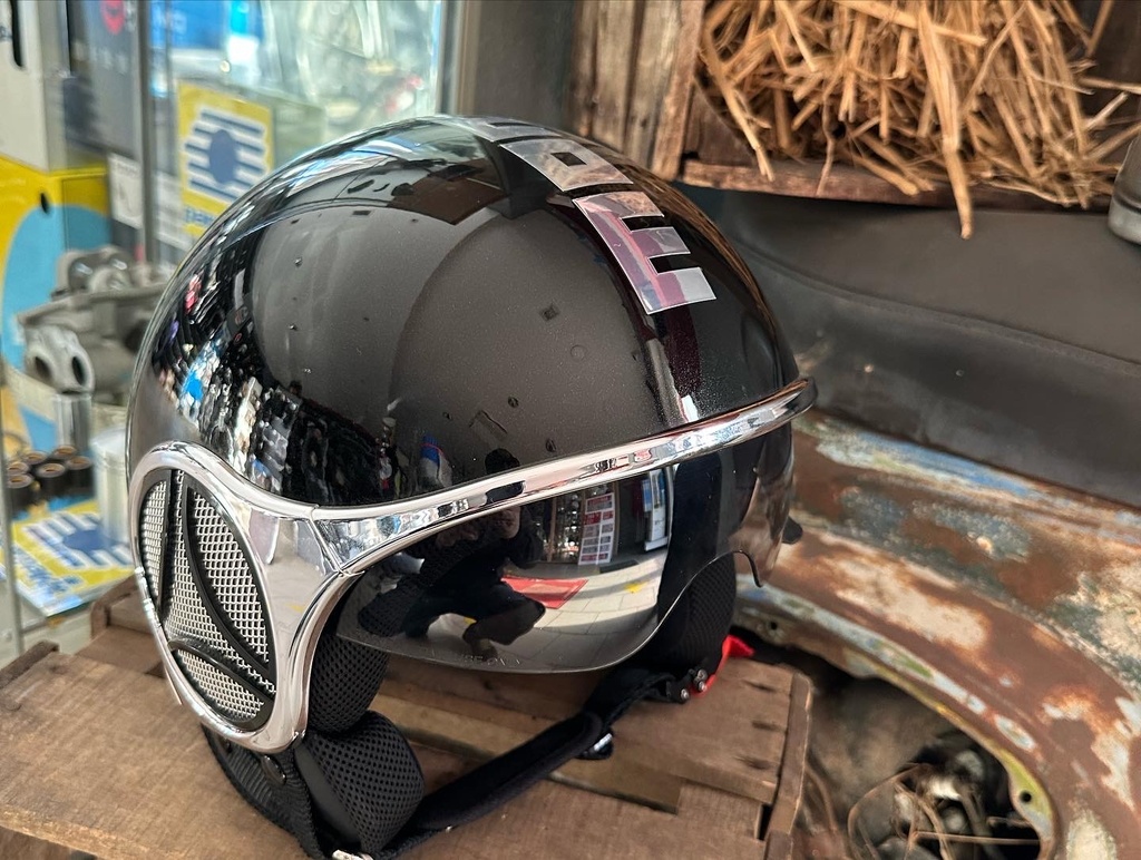 CASQUE MINI MOMO NOIR MAT CHROME ( S )